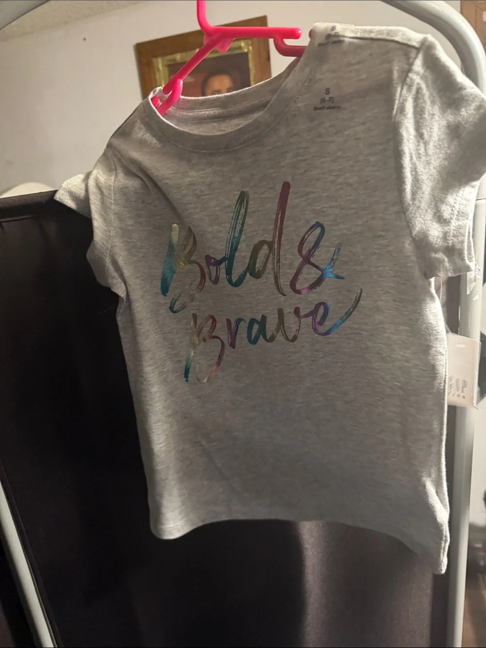GAP Heather Gray Short Sleeve Tee with Multicolor 